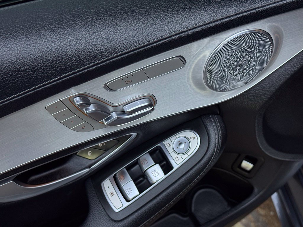 Used 2015 Mercedes-Benz C 300 4MATIC Sedan image 9
