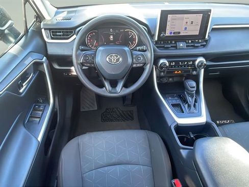 Used 2025 Toyota RAV4 XLE image 19