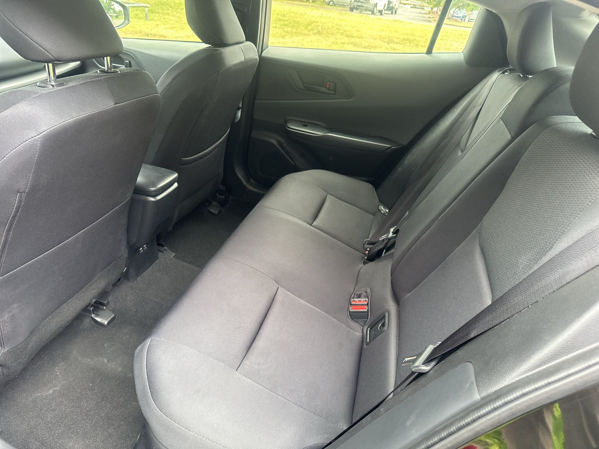 Used 2025 Toyota Prius LE FWD image 14