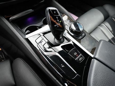 Used 2021 BMW M550i xDrive w/ Executive Package AWD/4WD image 30