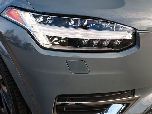 Used 2023 Volvo XC90 B5 Plus w/ Protection Package Premier image 16