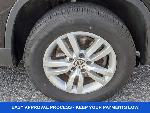 Used 2016 Volkswagen Tiguan S image 10