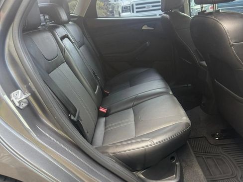 Used 2014 Ford Focus SE w/ Equipment Group 201A FWD image 13