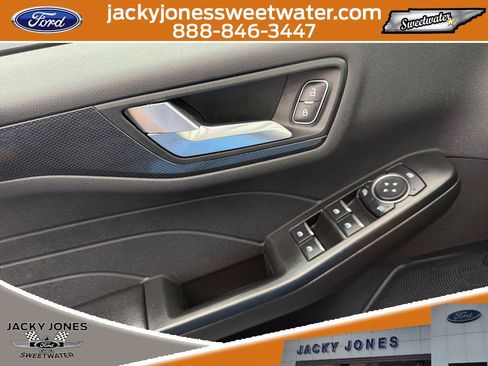 Used 2024 Ford Escape ST-Line w/ Tech Pack #1 AWD/4WD image 17