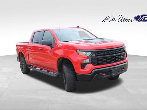 Used 2025 Chevrolet Silverado 1500 Custom Trail Boss AWD/4WD image 3