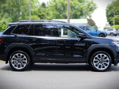 Used 2025 Honda Passport Black Edition image 4