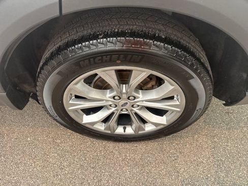 Used 2023 Ford Explorer XLT w/ Equipment Group 202A AWD/4WD image 20