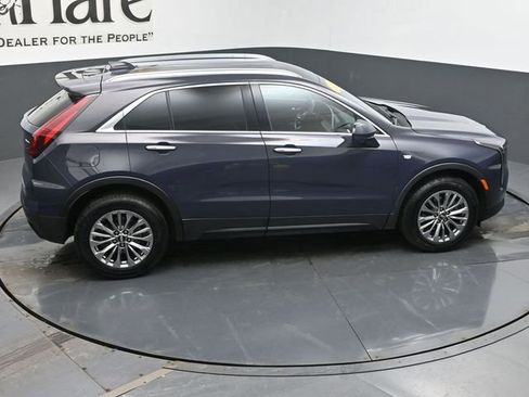 Used 2025 Cadillac XT4 Premium Luxury image 39