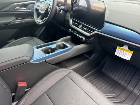 New 2026 Chevrolet Equinox EV LT image 16