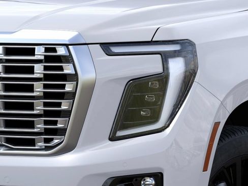 New 2025 GMC Yukon XL Denali w/ LPO, Floor Liner Package AWD/4WD image 10