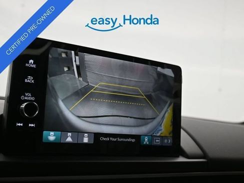 Used 2025 Honda Pilot Touring image 12