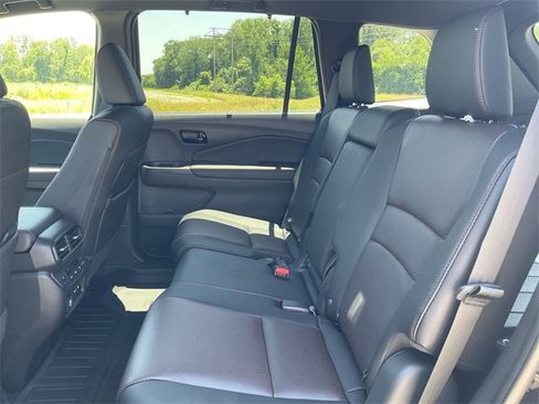 Certified 2024 Honda Passport Black Edition image 31