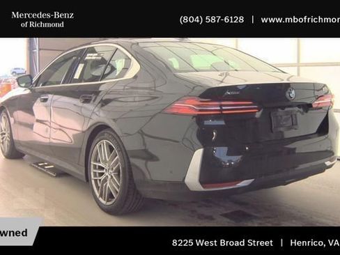 Used 2024 BMW 530i xDrive w/ Convenience Package image 4