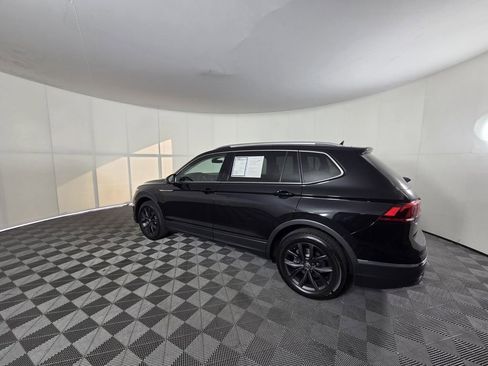 Used 2024 Volkswagen Tiguan SE image 7