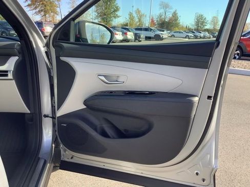 New 2025 Hyundai Tucson Limited image 18
