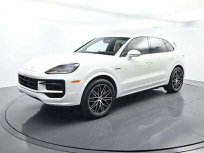 Certified 2025 Porsche Cayenne E-Hybrid w/ Premium Package Plus
