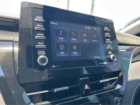 Used 2022 Toyota Camry SE w/ Convenience Package FWD image 5