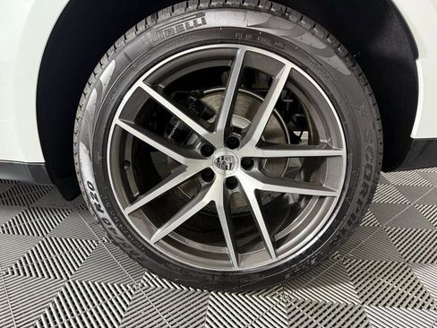 New 2025 Porsche Macan S image 12