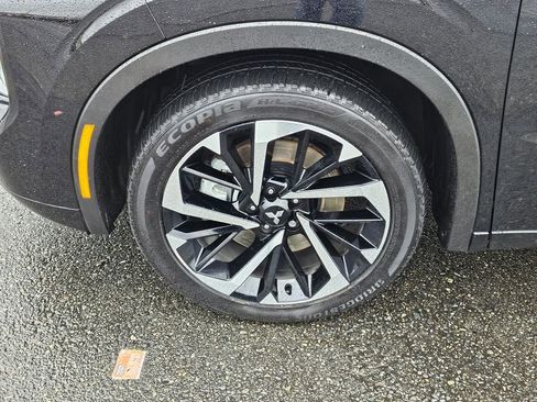 Used 2024 Mitsubishi Outlander SEL image 9