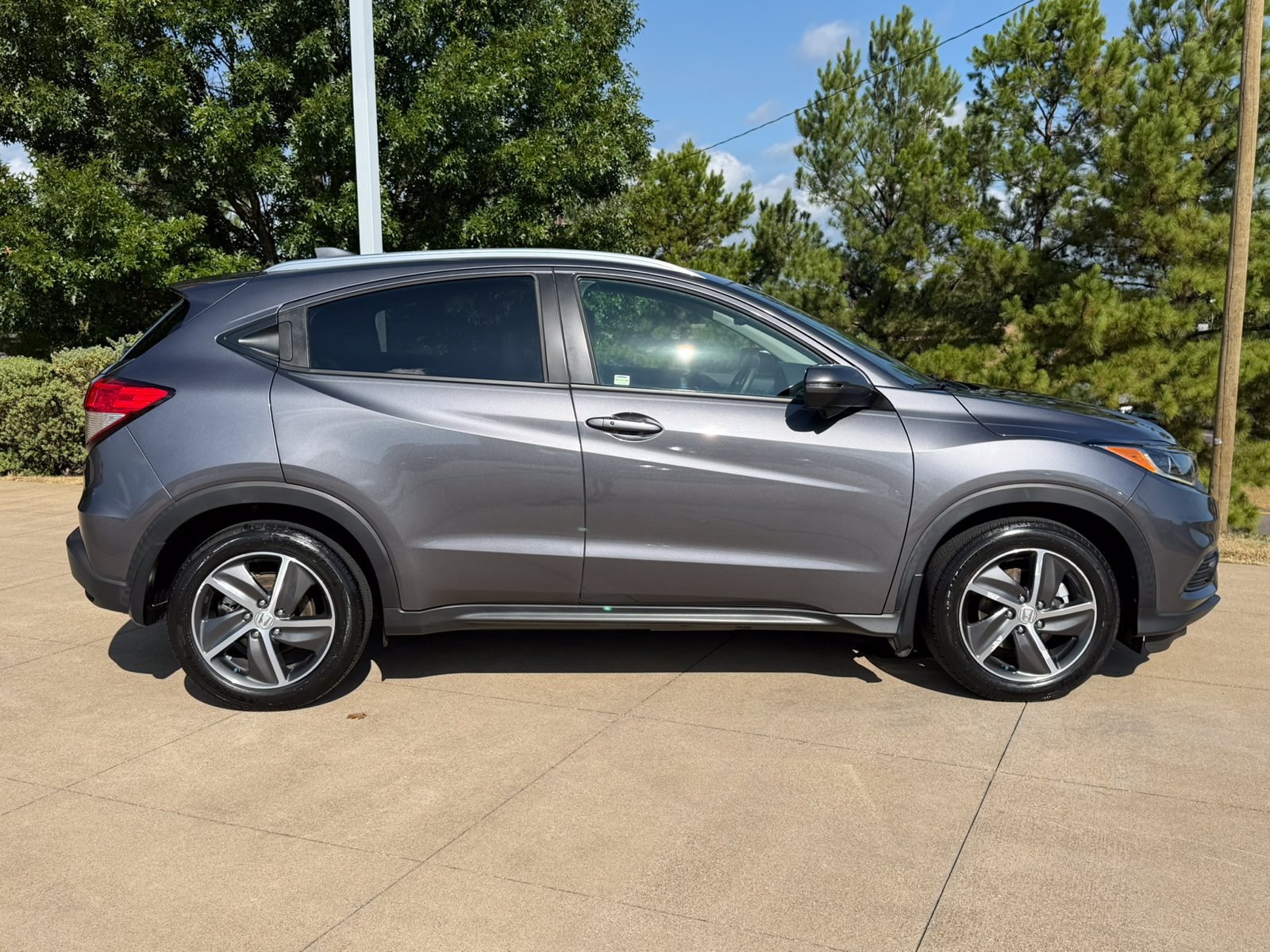 Used 2022 Honda HR-V EX-L image 7
