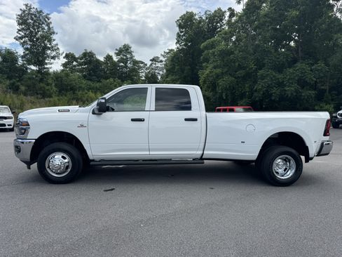 New 2026 RAM 3500 Tradesman AWD/4WD image 8