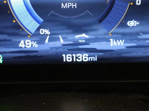 Used 2024 Chevrolet Blazer EV LT AWD/4WD image 37