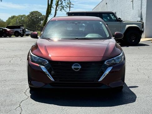Used 2025 Nissan Sentra SV FWD image 8