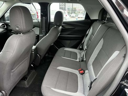 Used 2025 Chevrolet TrailBlazer LS FWD image 12