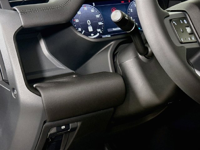 New 2026 Land Rover Defender 110 S AWD/4WD image 10