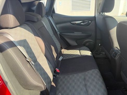 Used 2019 Nissan Rogue Sport SV FWD image 17
