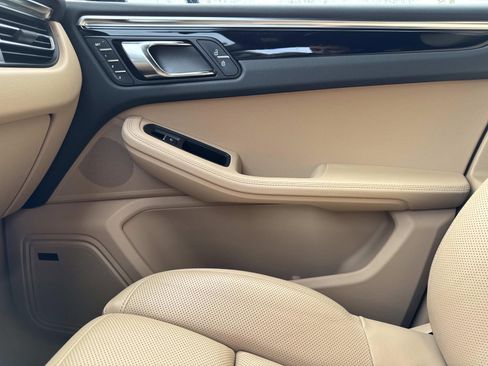 Used 2024 Porsche Macan image 23