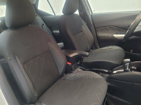 Used 2020 Nissan Kicks SV image 21