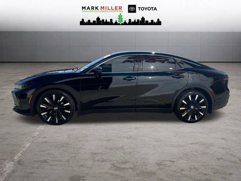 Certified 2025 Toyota Crown Platinum AWD/4WD image 2