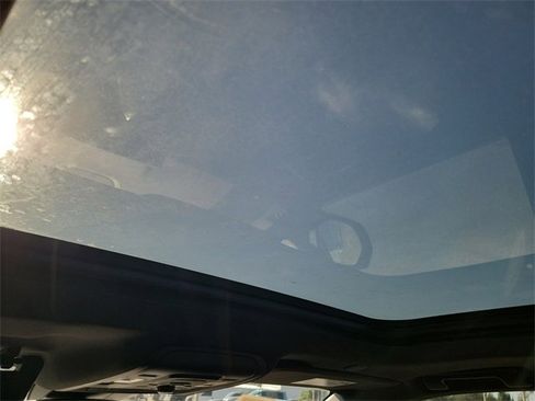 Certified 2023 Chevrolet Suburban Z71 w/ Luxury Package image 15