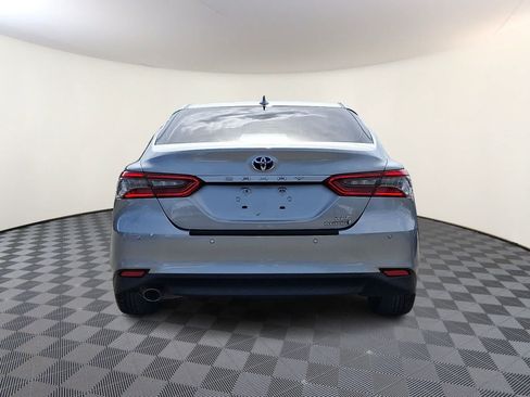 Used 2022 Toyota Camry XLE w/ Navigation Upgrade Package FWD image 6