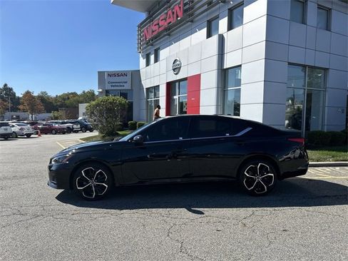 Certified 2024 Nissan Altima 2.5 SR w/ SR Premium Package image 5