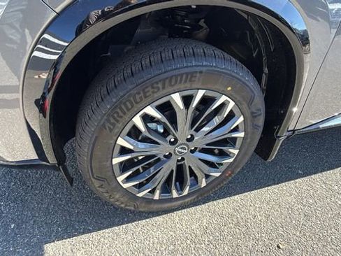 New 2026 Nissan Rogue Platinum image 9