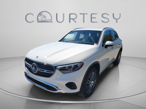 Certified 2026 Mercedes-Benz GLC 300 image 1