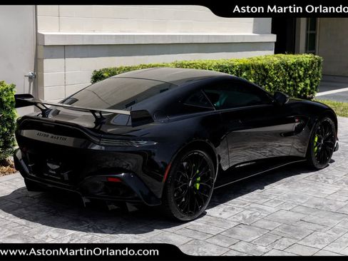 Used 2023 Aston Martin V8 Vantage Coupe RWD image 23