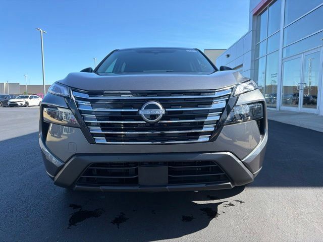 Used 2026 Nissan Rogue S FWD image 2