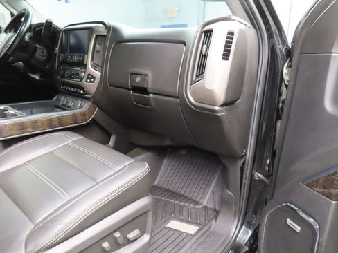 Used 2015 GMC Sierra 2500 Denali w/ Duramax Plus Package AWD/4WD image 28