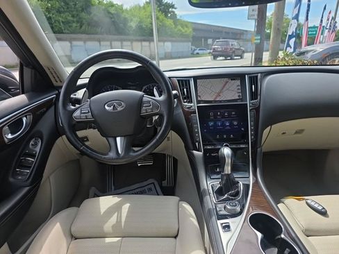 Used 2015 INFINITI Q50 AWD w/ Deluxe Touring Package image 3