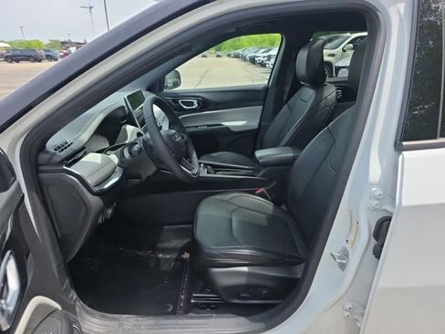 Used 2023 Jeep Compass Limited w/ Sun and Sound Group AWD/4WD image 6