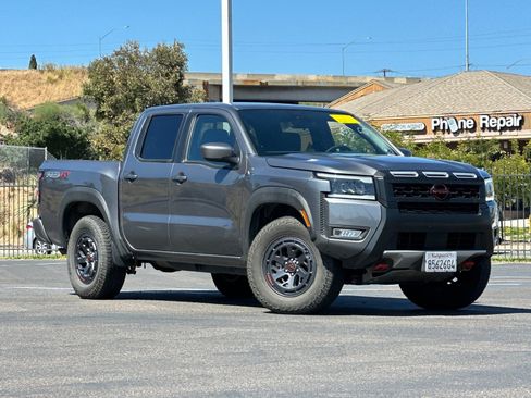 Used 2026 Nissan Frontier PRO-4X AWD/4WD image 8