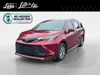 Used 2025 Toyota Sienna LE