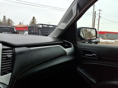 Used 2020 GMC Yukon XL SLT image 18