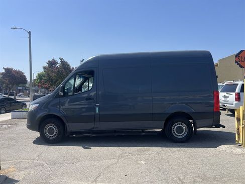 Used 2019 Mercedes-Benz Sprinter 144 image 4