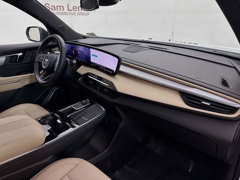 Used 2025 Buick Enclave Preferred image 31