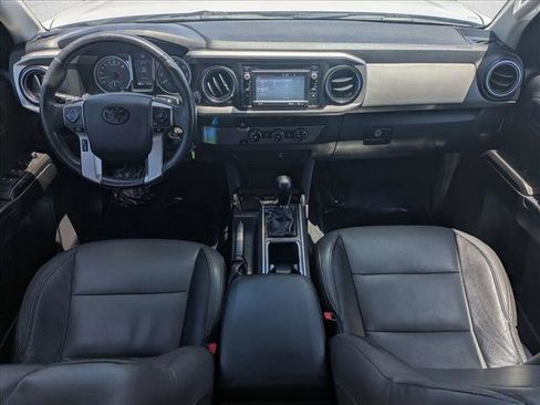 Used 2017 Toyota Tacoma SR5 w/ Tow Package RWD image 16