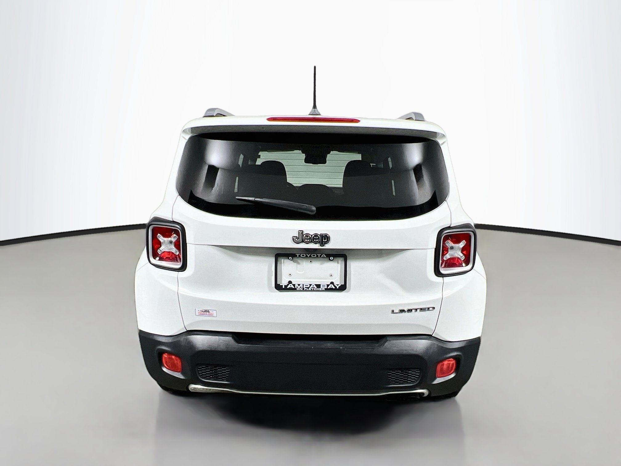 Used 2016 Jeep Renegade Limited FWD image 6